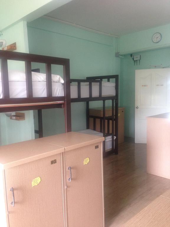 Khaosan Immjai Hostel Банкок Стая снимка