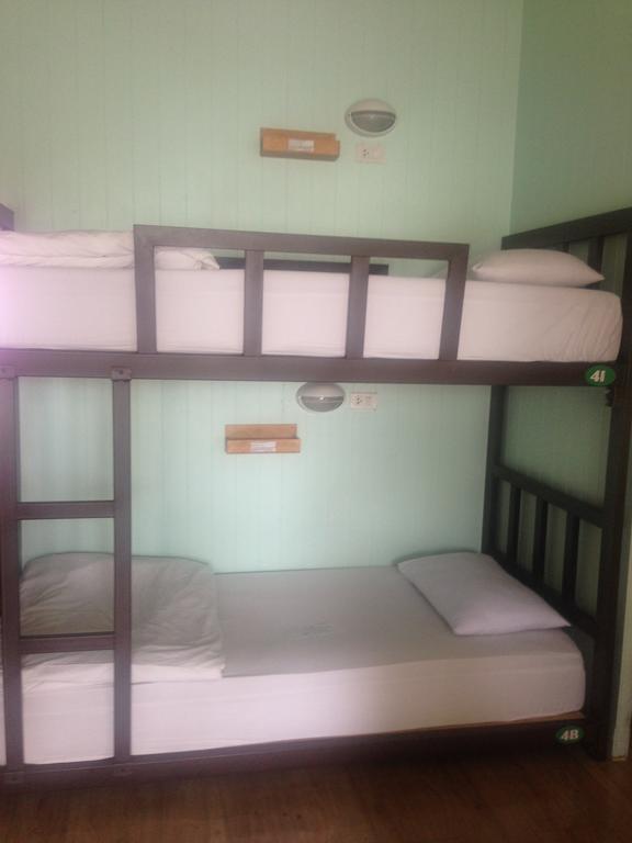 Khaosan Immjai Hostel Банкок Стая снимка