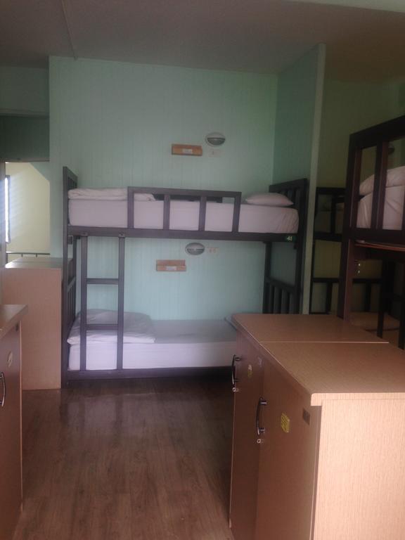 Khaosan Immjai Hostel Банкок Стая снимка